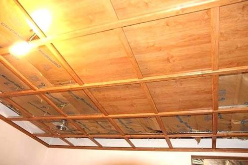 Главные отличия натяжного потолка от подвесного. В чем отличие