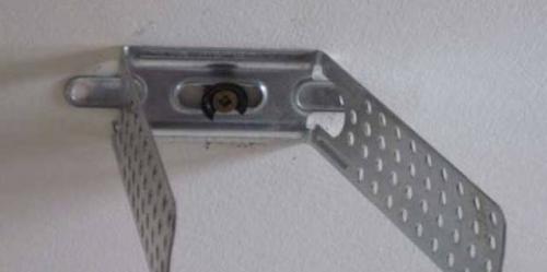 Через какое расстояние ставят подвесы для потолка армстронг. Сколько нужно материала 05