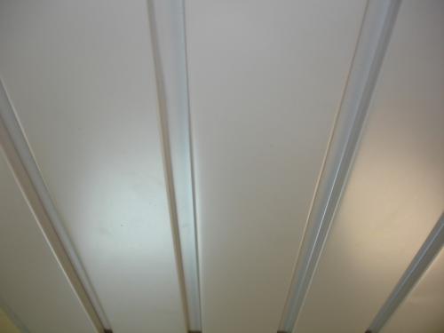 Как сделать реечный подвесной потолок своими руками. Основные правила выбора и монтажа