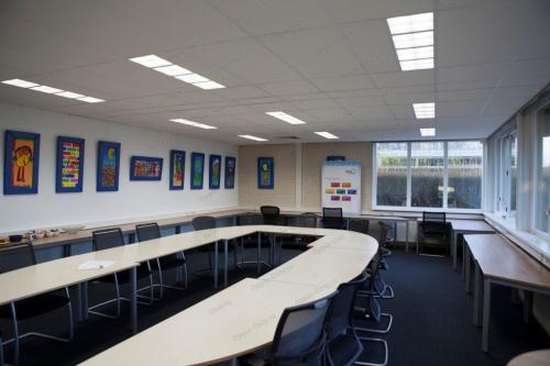 Выбираем вместе Светодиодные светильники армстронг.  Светодиодные светильники для потолков типа Армстронг: внешний вид, предназначение, форматы и размеры