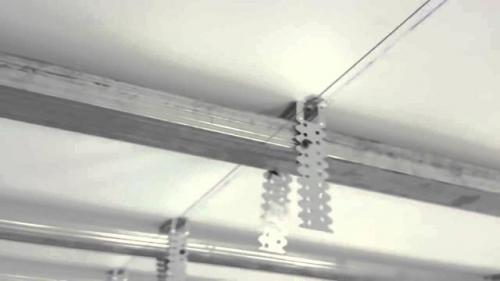 Крепим потолочные направляющие профиля к стене. Технология крепления потолочных профилей