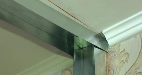 Шаг крепления направляющего профиля. Этап №1 – крепление направляющих элементов к поверхности