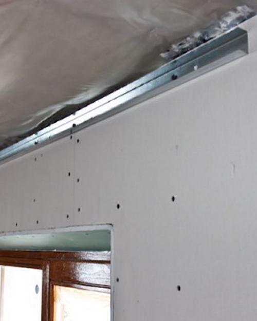 Каркас подвесного потолка с одноуровневыми.. Облицовка и отделка потолка гипсокартоном (с видео) 01 Каркас подвесного потолка с одноуровневыми.. Облицовка и отделка потолка гипсокартоном (с видео) 01