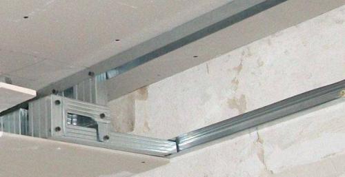 Каркас для гипсокартона на потолок. Первый этап монтажа: разметка 03 Каркас для гипсокартона на потолок. Первый этап монтажа: разметка 03