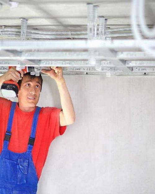 Каркас подвесного потолка с одноуровневыми.. Облицовка и отделка потолка гипсокартоном (с видео) 06 Каркас подвесного потолка с одноуровневыми.. Облицовка и отделка потолка гипсокартоном (с видео) 06