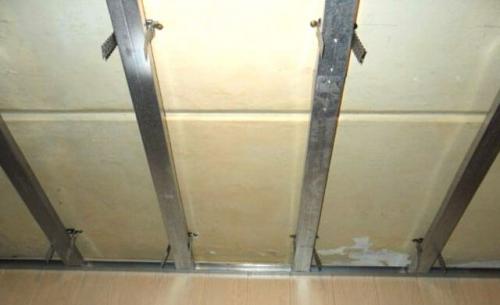 Монтаж подвесного потолка из панелей ПВХ. Монтажные работы 02 Монтаж подвесного потолка из панелей ПВХ. Монтажные работы 02