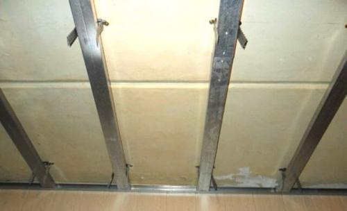 Монтаж подвесного потолка из панелей ПВХ. Монтажные работы 01 Монтаж подвесного потолка из панелей ПВХ. Монтажные работы 01