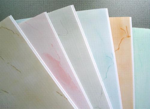 Пластиковые панели для потолка. Плюсы ПВХ панелей для потолка 01 Пластиковые панели для потолка. Плюсы ПВХ панелей для потолка 01