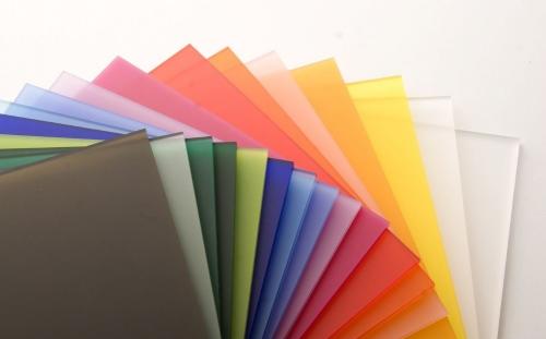 Потолок в ванной из оргстекла. Достоинства оргстекла