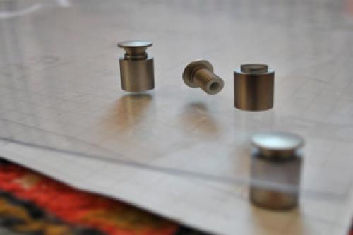 Оргстекло установка. Как прикрепить оргстекло к стене?