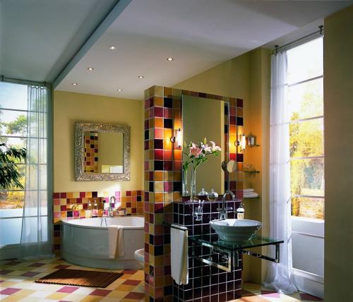 Монтаж подвесного потолка в ванной. Виды подвесных потолков для ванной