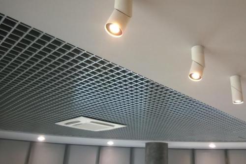 Каким может быть подвесной потолок. Виды подвесных конструкций