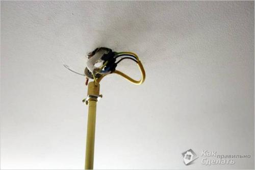Как крепить люстру к потолку. Как повесить люстру на крюк? 18