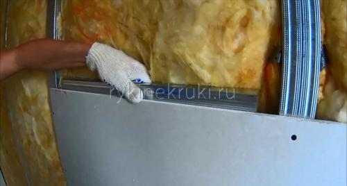 Как крепить гипсокартон к стене с профилем. Уро.  Как крепить гипсокартон к стене (металлическому каркасу)