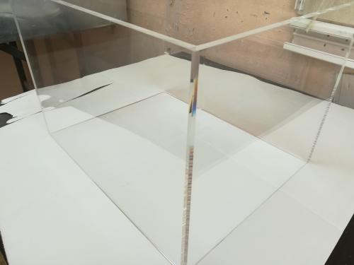 Чем склеить оргстекло, какие клеящие составы подойдут