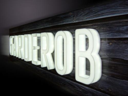 Как сделать светящуюся надпись на оргстекле. Монтаж уличных вывесок из оргстекла