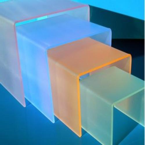 Как сделать светящуюся надпись на оргстекле. Монтаж уличных вывесок из оргстекла