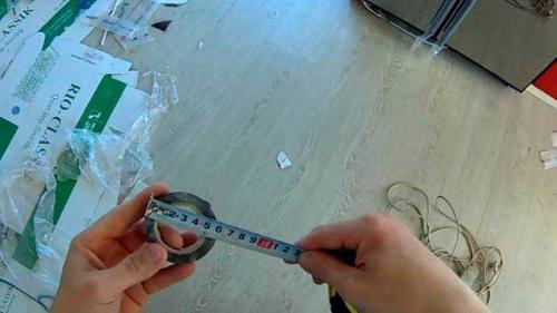 Установка светильника на гипсокартонный потолок. Как делаются большие отверстия