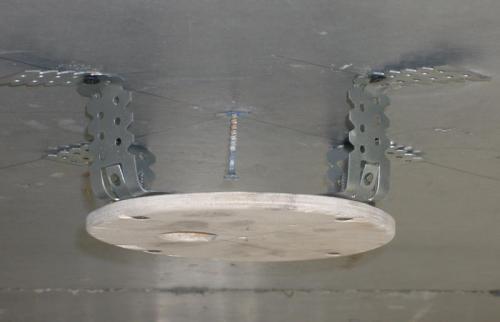 Как закрепить тяжелую люстру на гипсокартон. Использование закладных элементов