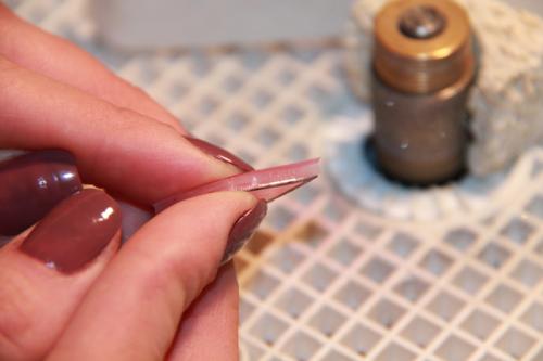 Броши из оргстекла, как сделать. Изготовление цветка из стекла (процесс)