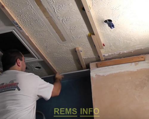 Устройство реечных потолков из панелей ПВХ. Простой способ монтажа реечного потолка из ПВХ 02 Устройство реечных потолков из панелей ПВХ. Простой способ монтажа реечного потолка из ПВХ 02