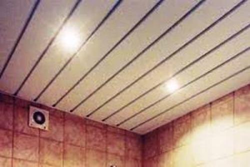 Алюминиевые потолки в ванной. Виды и дизайн реечных потолков для ванной комнаты