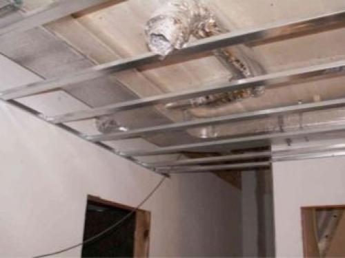 Как сделать подвесной потолок правильно. Преимущества и недостатки подвесного потолка 01 Как сделать подвесной потолок правильно. Преимущества и недостатки подвесного потолка 01