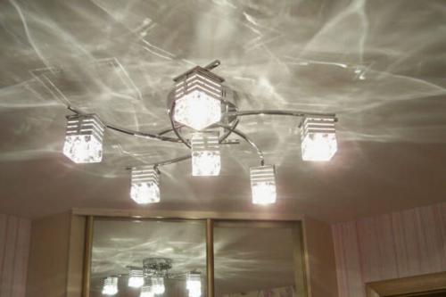 Крепление люстры к натяжному потолку. Как крепить люстру к натяжному потолку, если он уже натянут