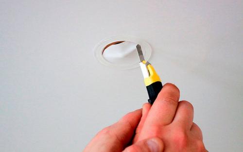 Крепление люстры к натяжному потолку. Вешаем люстру на крюк