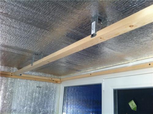 Монтаж панелей ПВХ на потолок на деревянных рейках. Как сделать обрешетку из брусков