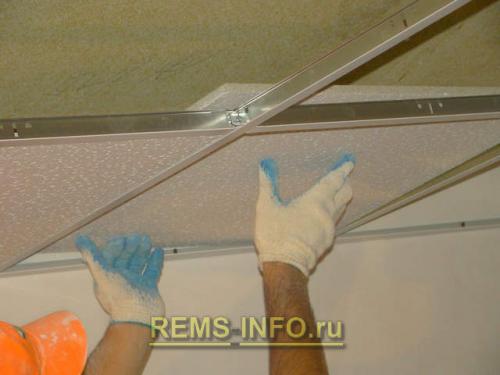 Монтаж потолка Армстронг. Преимущества и недостатки 06