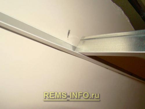 Монтаж потолка Армстронг. Преимущества и недостатки 03