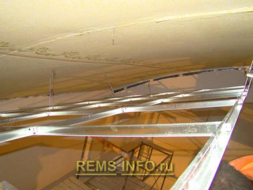 Монтаж потолка Армстронг. Преимущества и недостатки 05