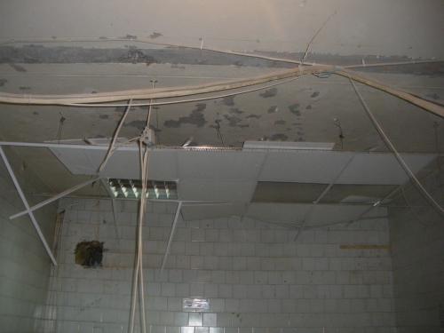 Как монтировать потолок Армстронг. Достоинства и недостатки потолка «Армстронг» 03