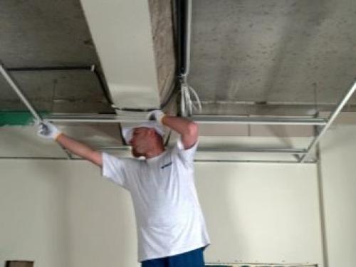 Виды и монтаж потолка Армстронг. Установка и отделка своими руками 11