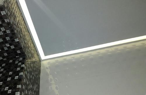 Контурный профиль для натяжного потолка. Какая технология используется для формирования контурного свечения?