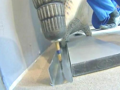 Через какое расстояние крепить профиль к стене. Этап 2 – крепление направляющего профиля