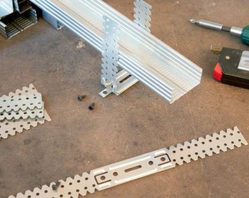 Крепление направляющего профиля к полу. Монтаж на профиль