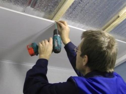 Как крепить панели ПВХ на стену. Как приклеить на жидкие гвозди? 33 Как крепить панели ПВХ на стену. Как приклеить на жидкие гвозди? 33