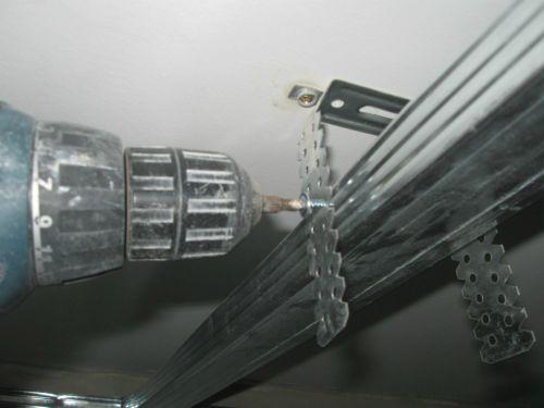 Как крепить подвесы к потолку. Тип 1 – подвес прямой