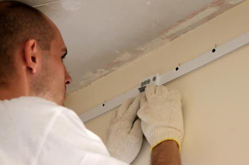 Крепление натяжного потолка к стене из гипсокартона. Специфика фиксации натяжных потолков на гипсокартонное основание 13